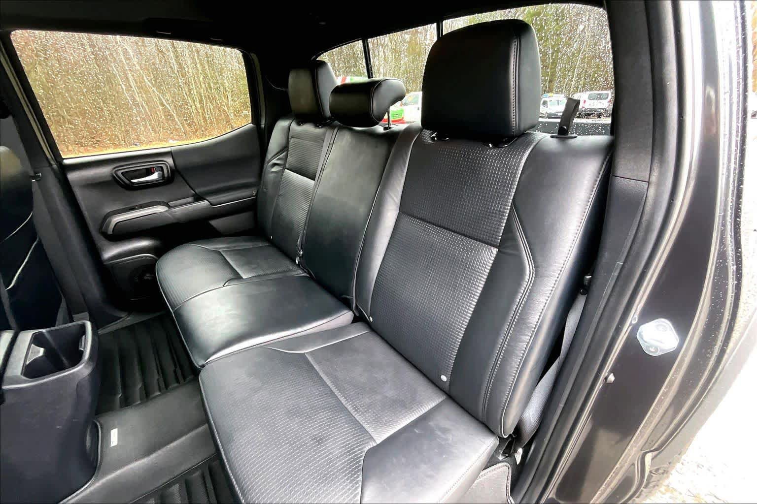 Used 2023 Toyota Tacoma TRD Off-Road w/ TRD Premium Off Road Package AWD/4WD image 21