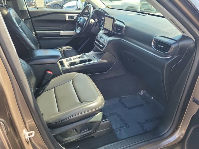 Certified 2021 Ford Explorer XLT w/ Equipment Group 202A RWD image 18