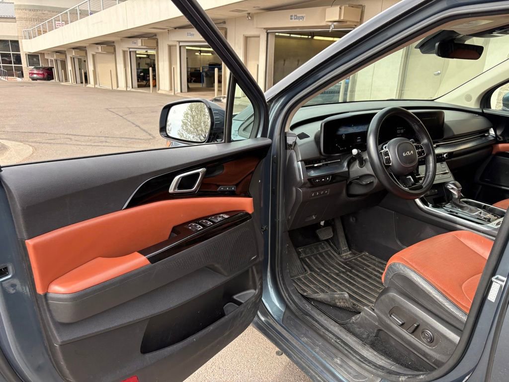 Used 2023 Kia Carnival SX Prestige image 14