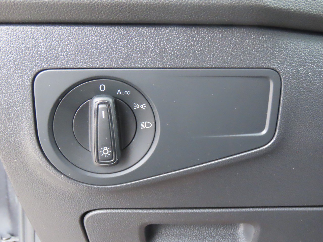 Used 2022 Volkswagen Tiguan S FWD image 25