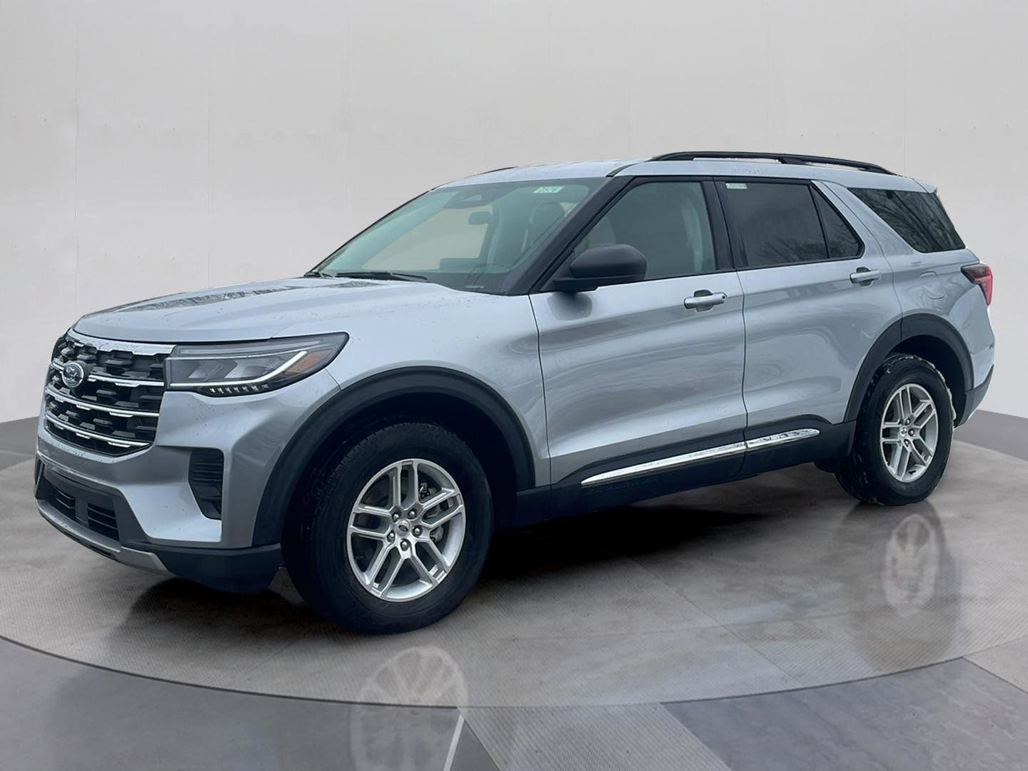 Certified 2025 Ford Explorer Active image 1