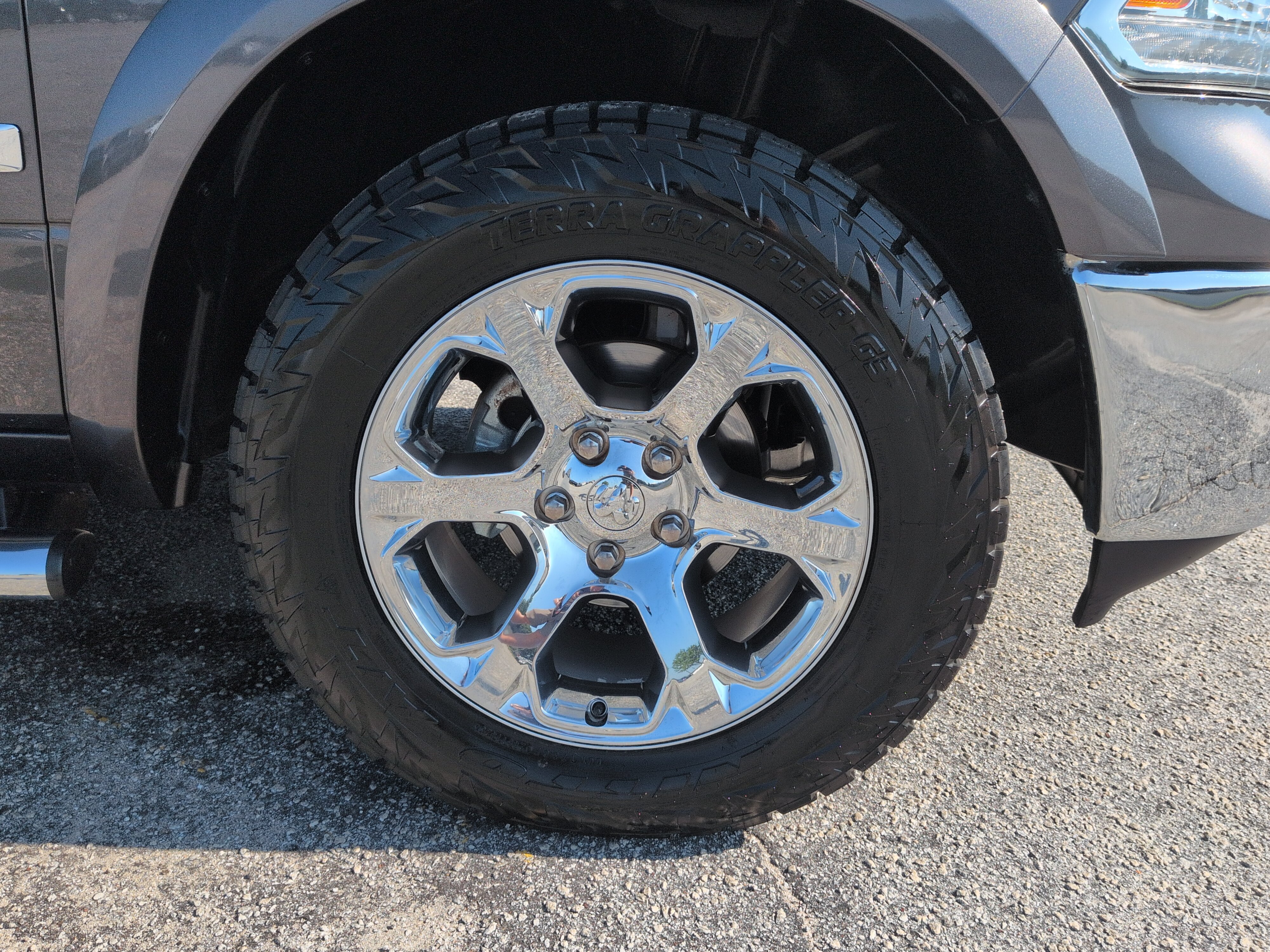 Used 2017 RAM 1500 Laramie w/ Convenience Group AWD/4WD image 9
