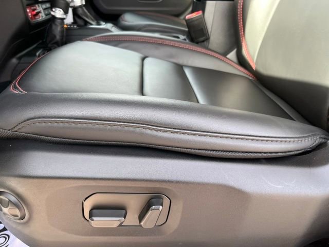 Used 2025 Jeep Gladiator Rubicon w/ Convenience Group image 15