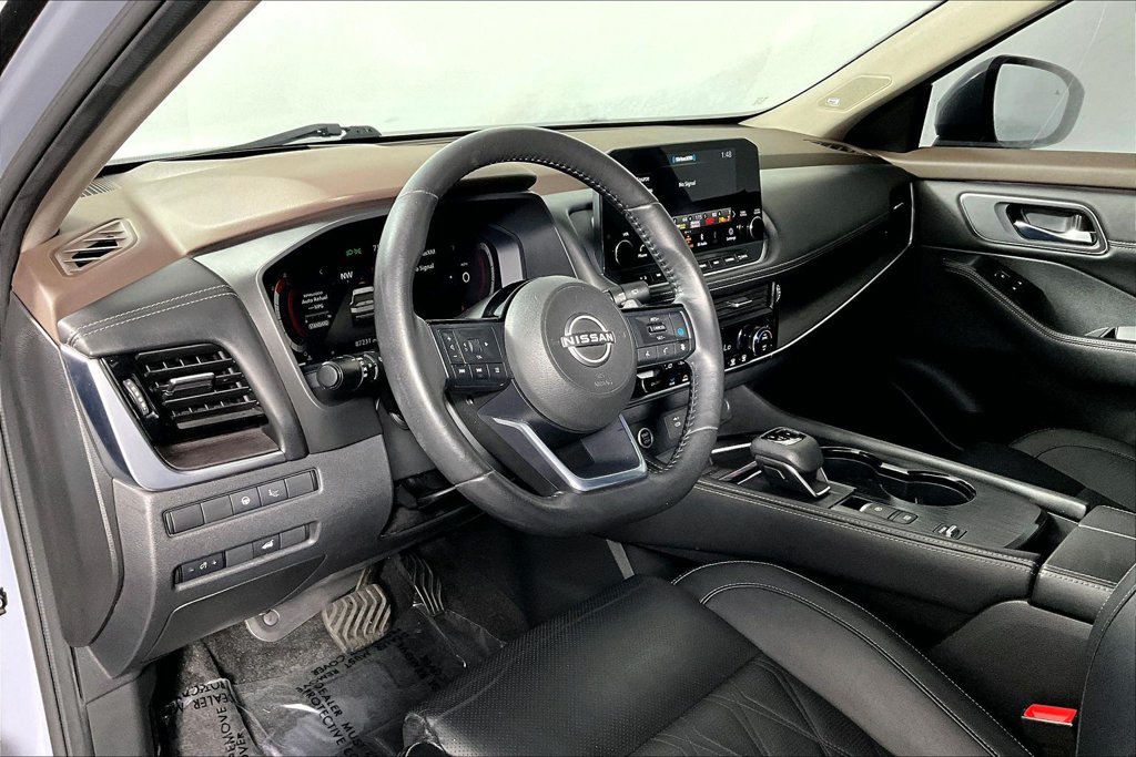 Used 2022 Nissan Rogue Platinum w/ Head-Up Display Package FWD image 13