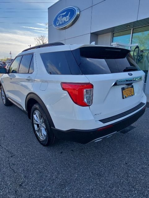 Certified 2023 Ford Explorer XLT w/ Equipment Group 202A AWD/4WD image 4