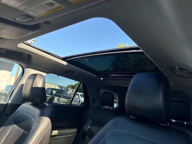 Certified 2022 Ford Explorer Limited w/ Limited Technology Package image 16