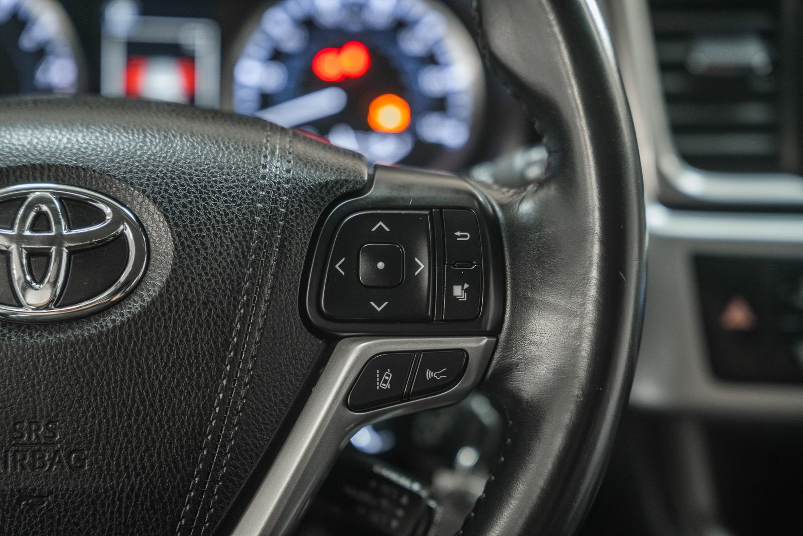 Used 2017 Toyota Highlander Plus w/ Protection Package #3 AWD/4WD image 33