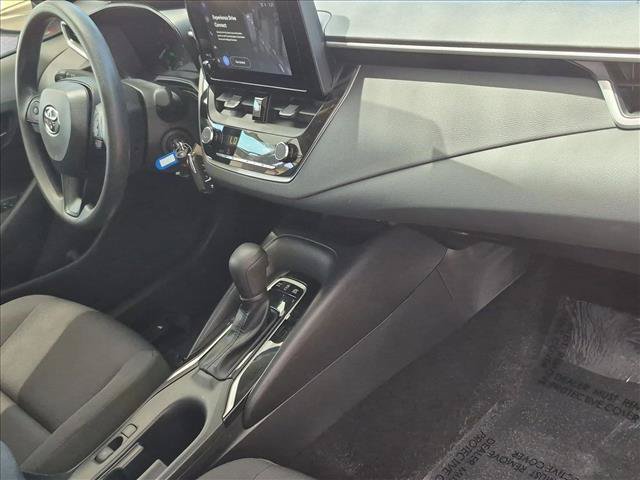 Used 2025 Toyota Corolla LE FWD image 21