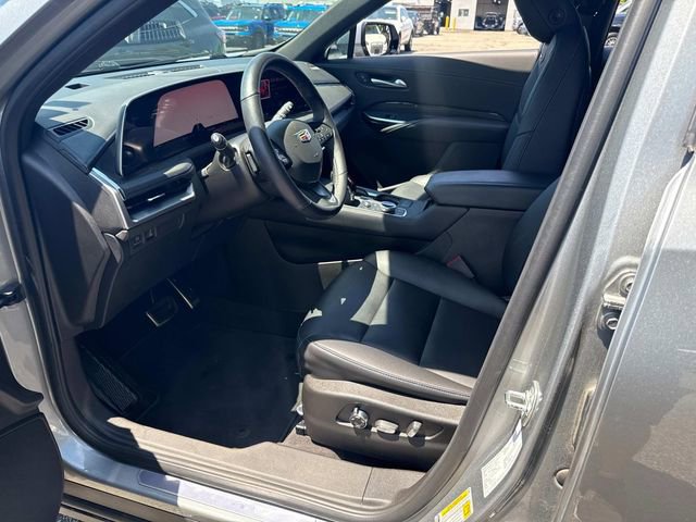 Used 2024 Cadillac XT4 Sport image 25