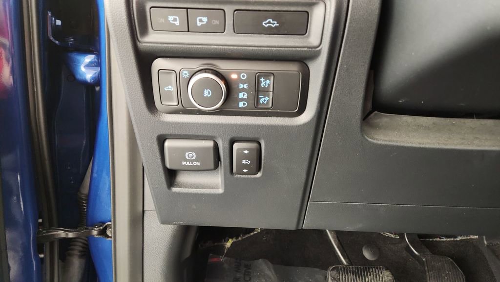 Certified 2022 Ford F150 Lariat w/ Equipment Group 502A High image 24