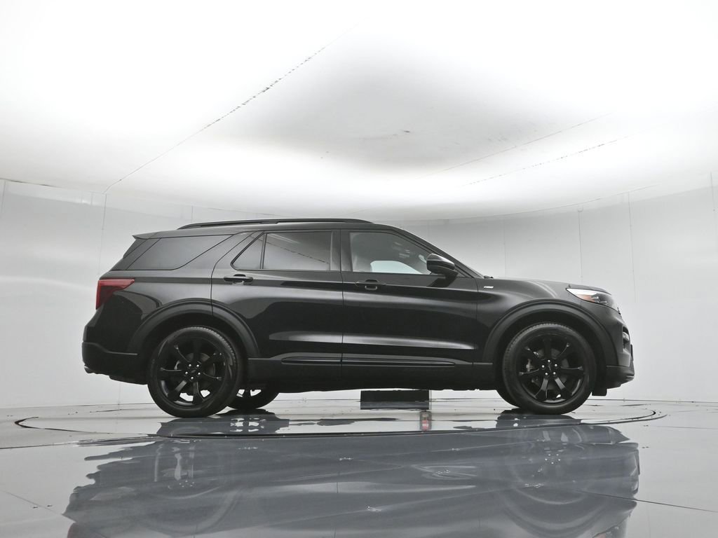 Certified 2024 Ford Explorer ST-Line w/ Class IV Trailer Tow Package RWD image 51