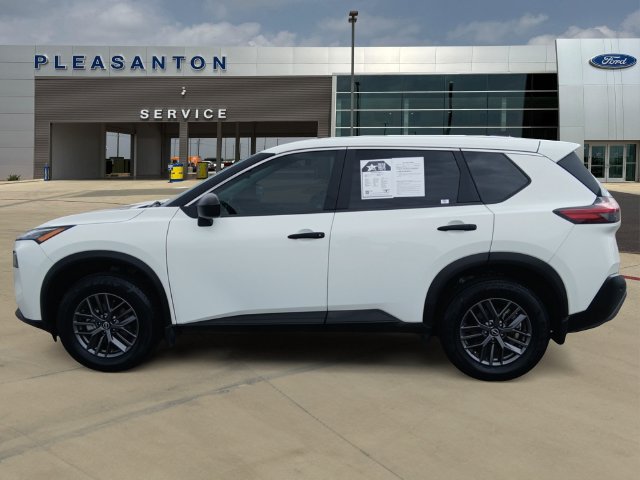 Used 2023 Nissan Rogue S FWD image 2