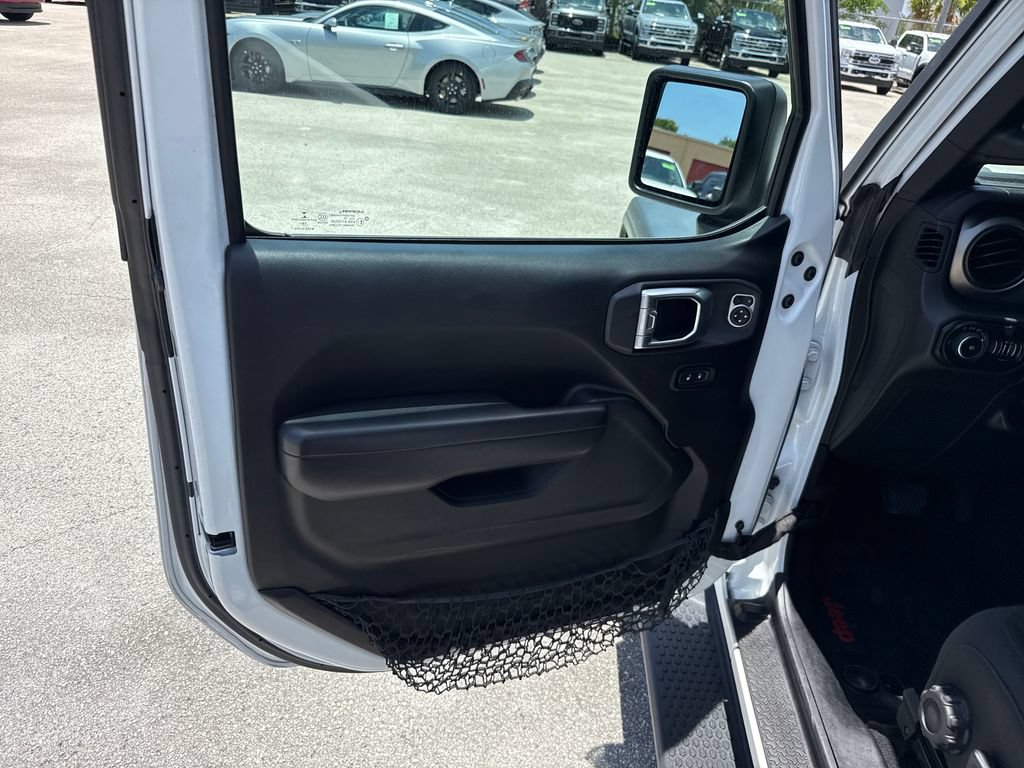 Used 2019 Jeep Wrangler Sport AWD/4WD image 13