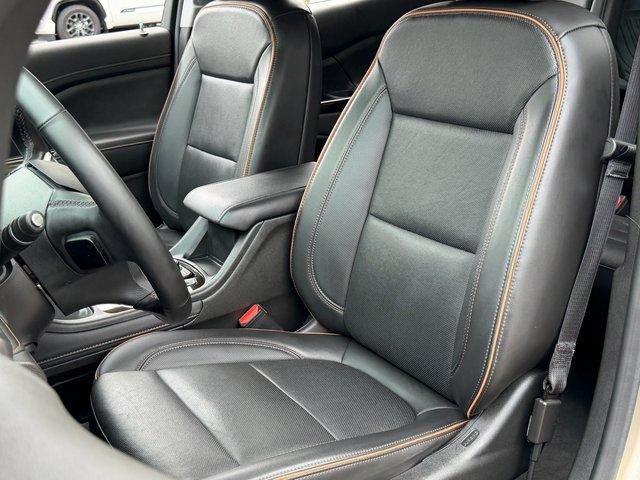 Used 2023 GMC Acadia AT4 w/ Technology Package AWD/4WD image 9