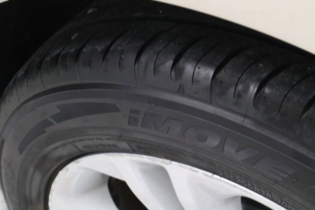 Certified 2018 Ford Taurus SEL image 19