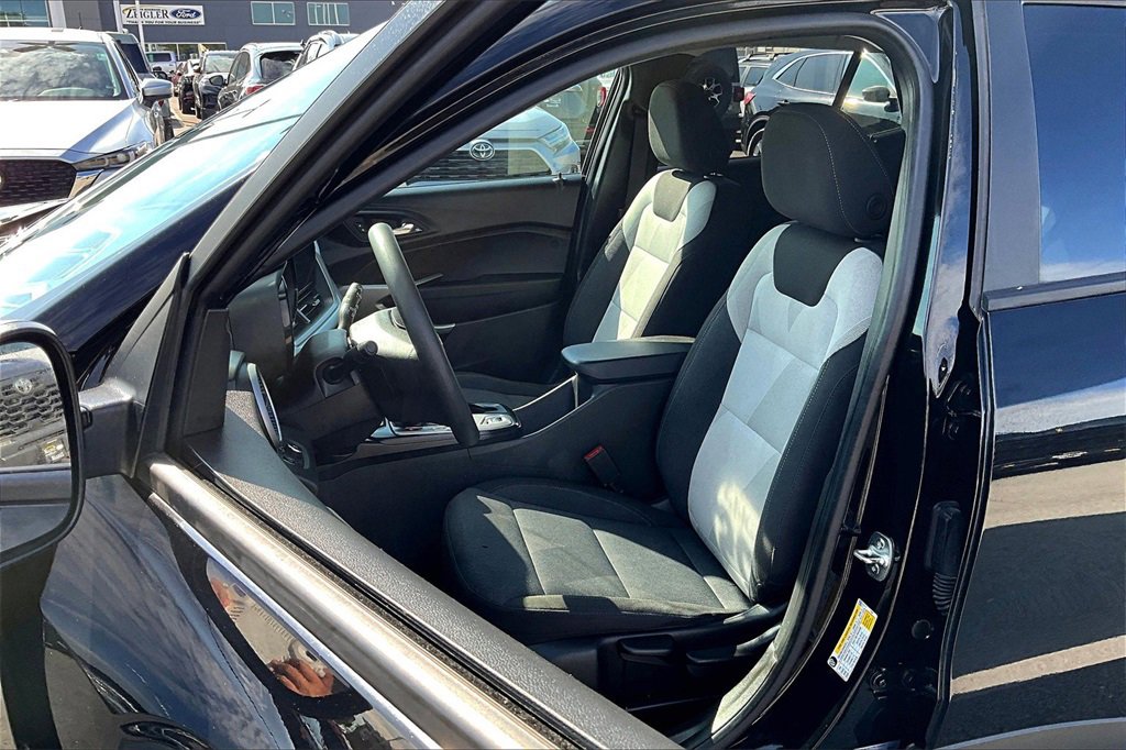 Used 2024 Chevrolet Trax LS w/ Driver Confidence Package image 23