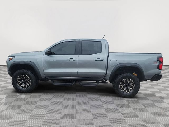 Used 2025 Chevrolet Colorado ZR2 w/ Technology Package AWD/4WD image 2