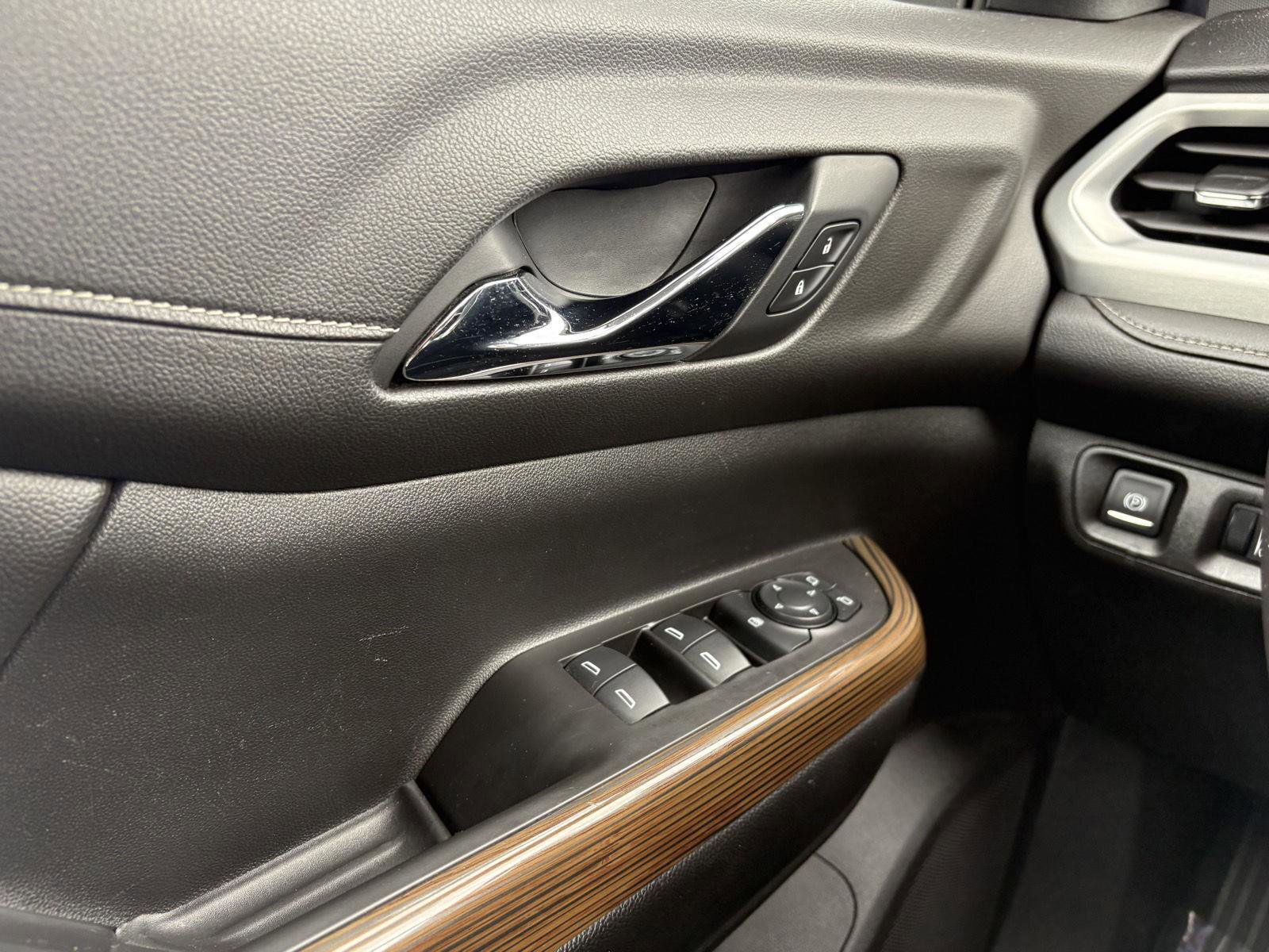 Used 2019 GMC Acadia SLE FWD image 13