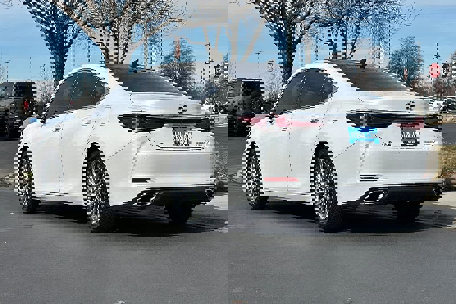 Used 2022 Lexus ES 350 w/ Accessory Package 2 image 3