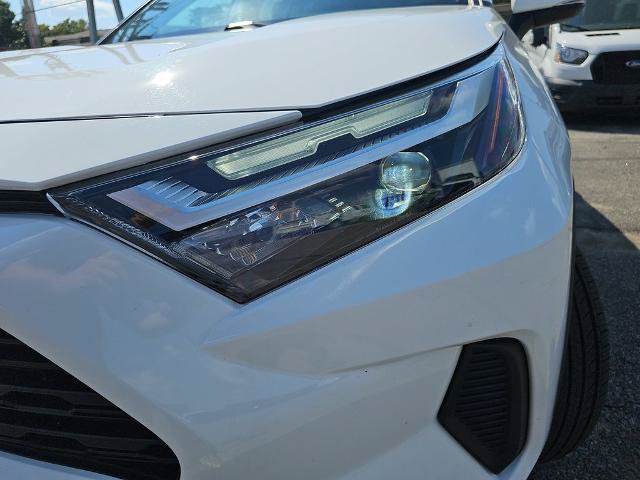 Used 2025 Toyota RAV4 XLE FWD image 31