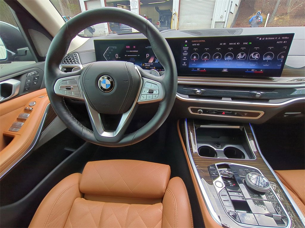 Used 2023 BMW X7 xDrive40i w/ Executive Package image 16