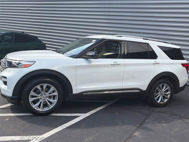 Certified 2020 Ford Explorer Limited AWD/4WD image 3