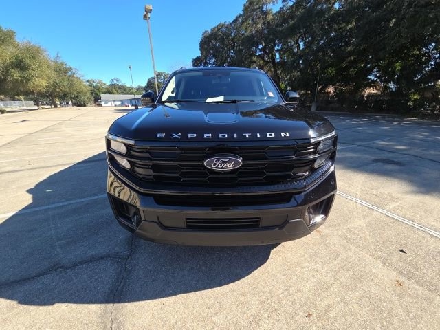 Certified 2025 Ford Expedition Active AWD/4WD image 3