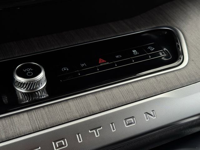 Certified 2025 Ford Expedition Platinum w/ Platinum Ultimate Package image 21