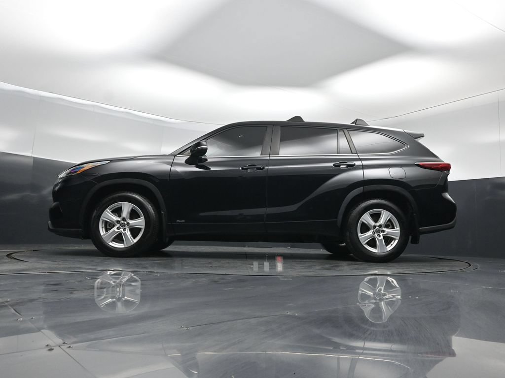 Used 2023 Toyota Highlander LE AWD/4WD image 51