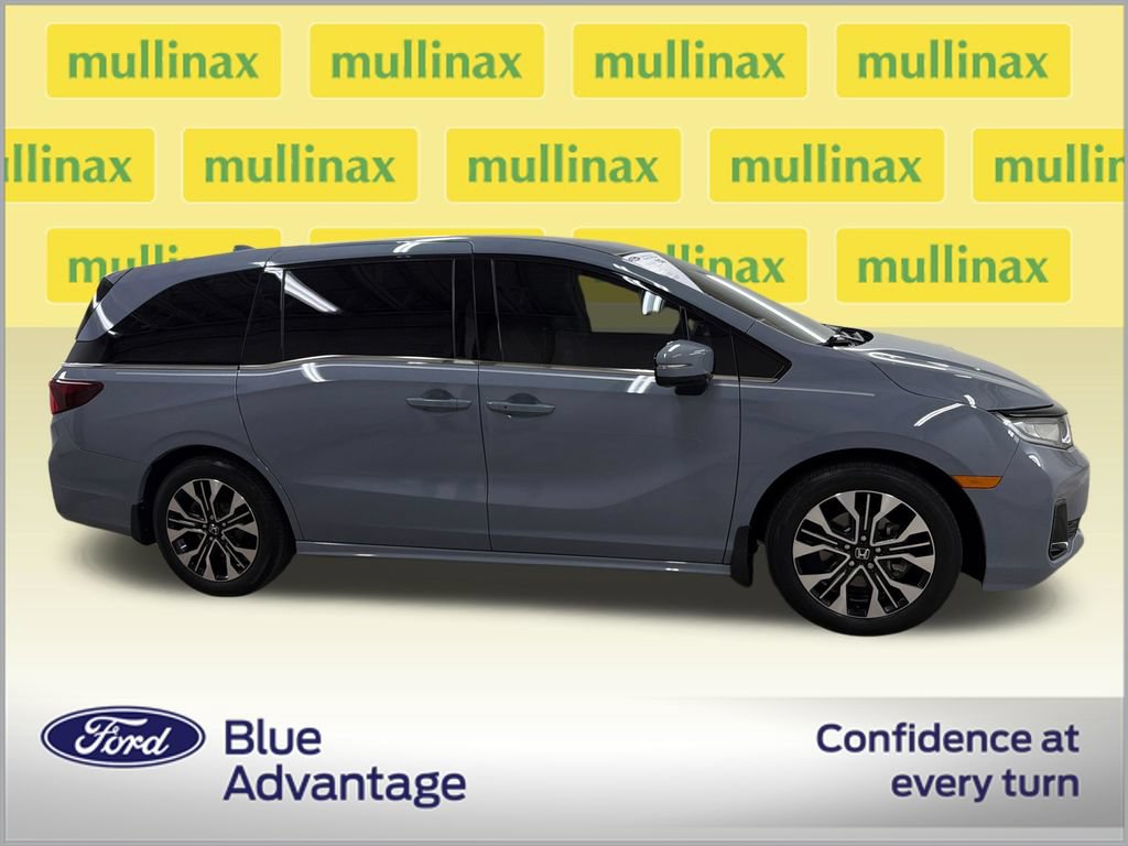 Used 2025 Honda Odyssey Elite image 2