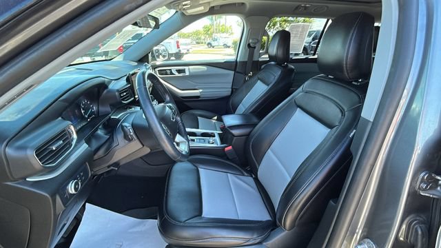Certified 2022 Ford Explorer XLT w/ Equipment Group 202A AWD/4WD image 19