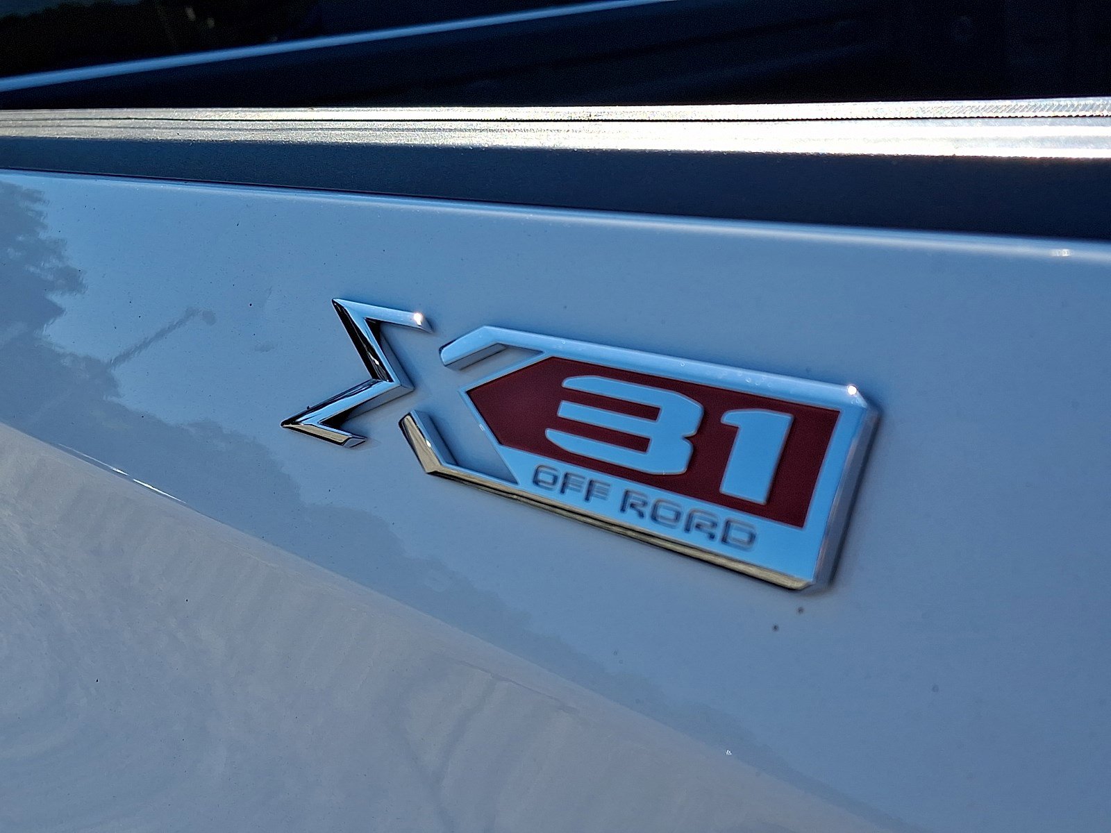 Used 2023 GMC Sierra 1500 SLT w/ SLT Premium Package AWD/4WD image 30
