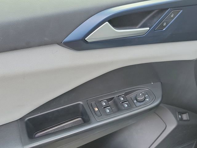 Used 2022 Volkswagen Taos SE FWD image 17