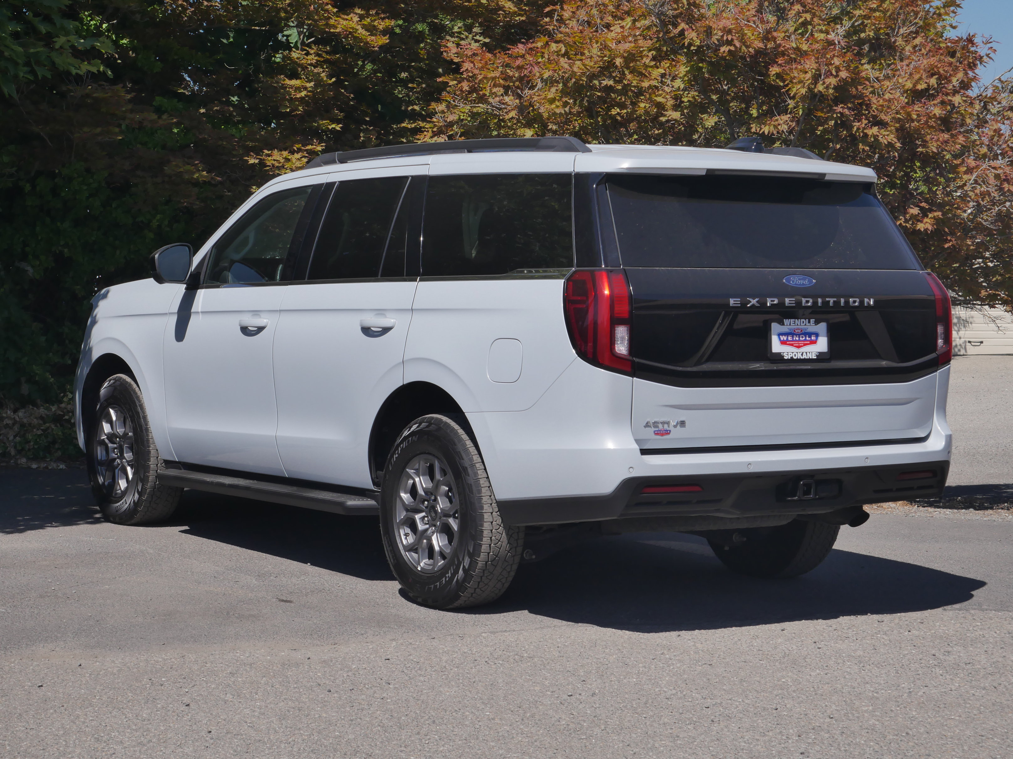 Certified 2025 Ford Expedition Active AWD/4WD image 14
