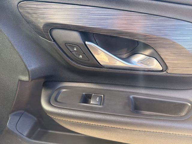 Used 2020 GMC Terrain SLT image 33