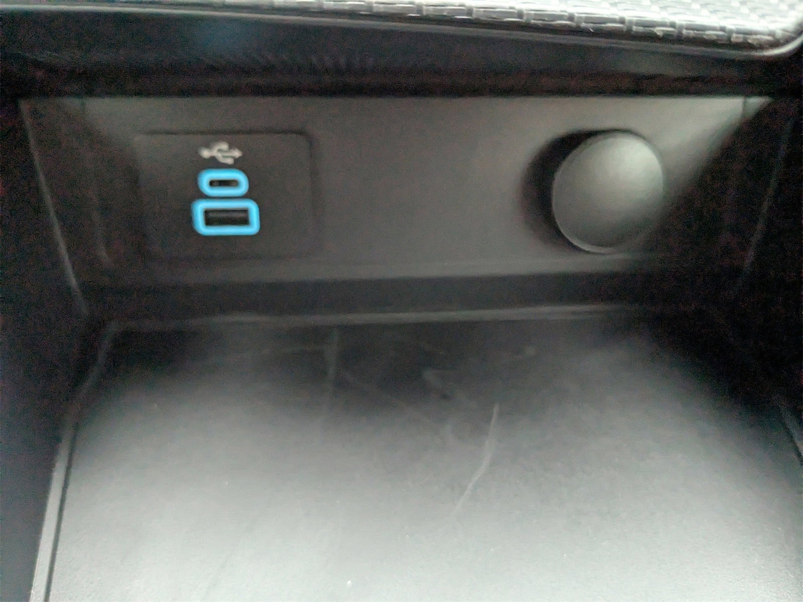 Certified 2025 Ford Mustang Premium image 18