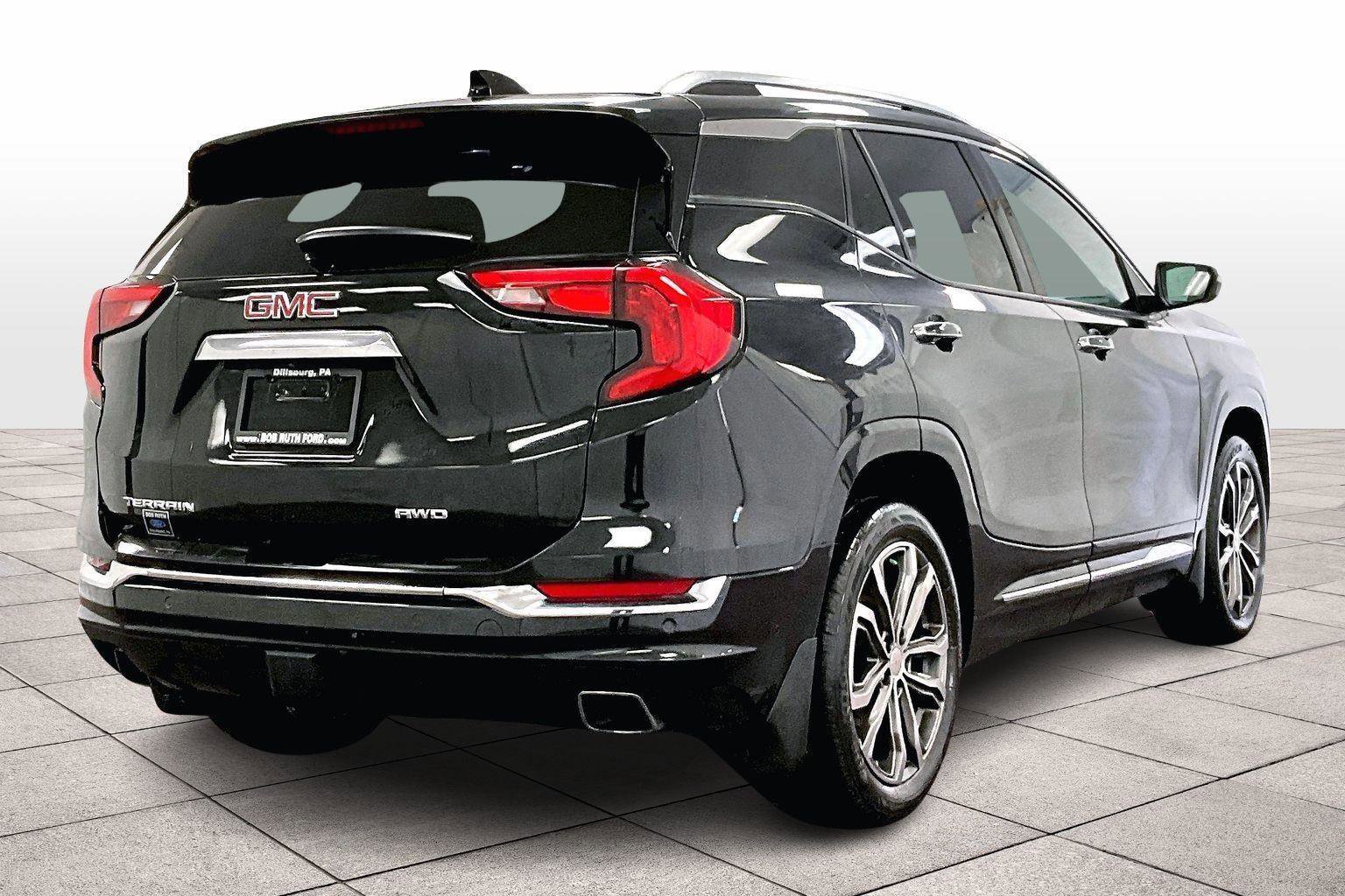 Used 2019 GMC Terrain Denali image 3