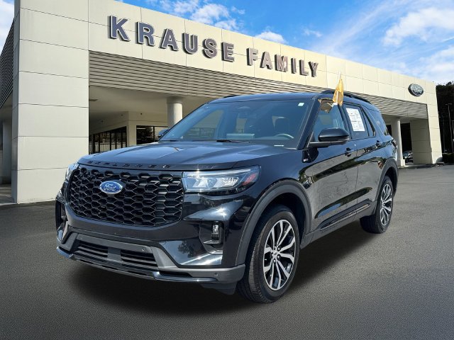 Certified 2025 Ford Explorer ST-Line AWD/4WD image 3
