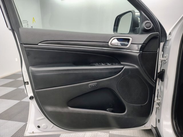 Used 2021 Jeep Grand Cherokee Limited AWD/4WD image 17