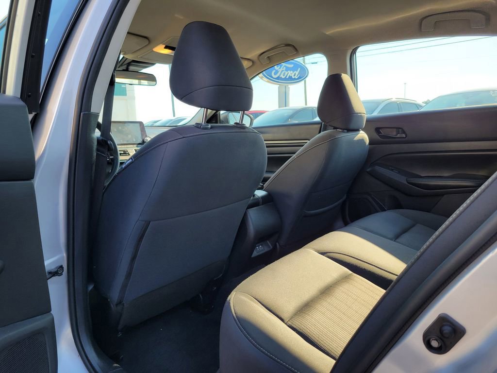 Used 2024 Nissan Altima 2.5 SV image 17