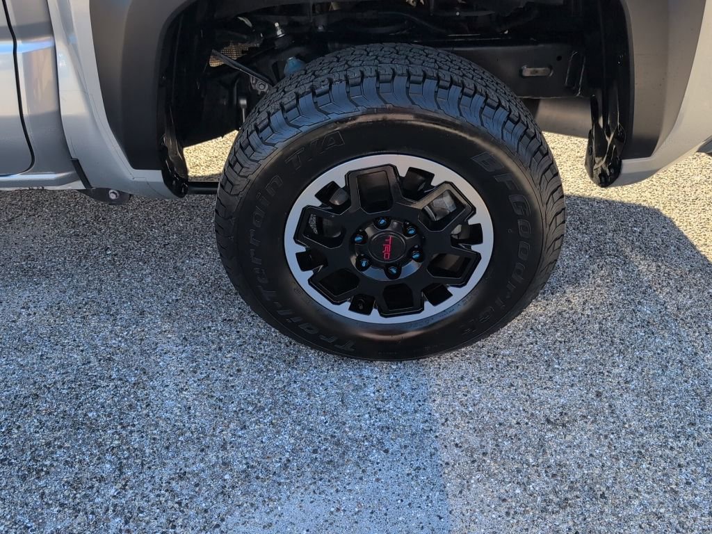 Used 2024 Toyota Tacoma TRD Off-Road image 12