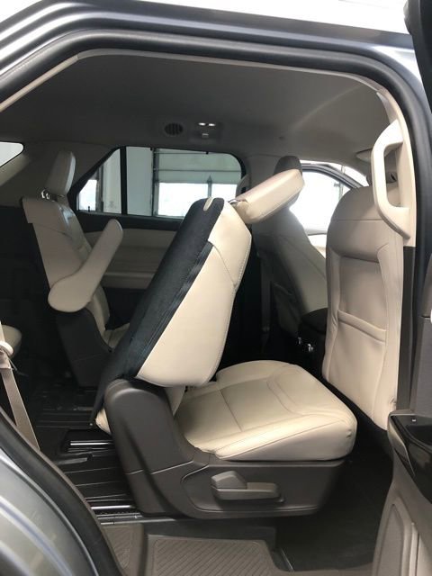 Certified 2022 Ford Explorer Platinum w/ Technology Package image 35