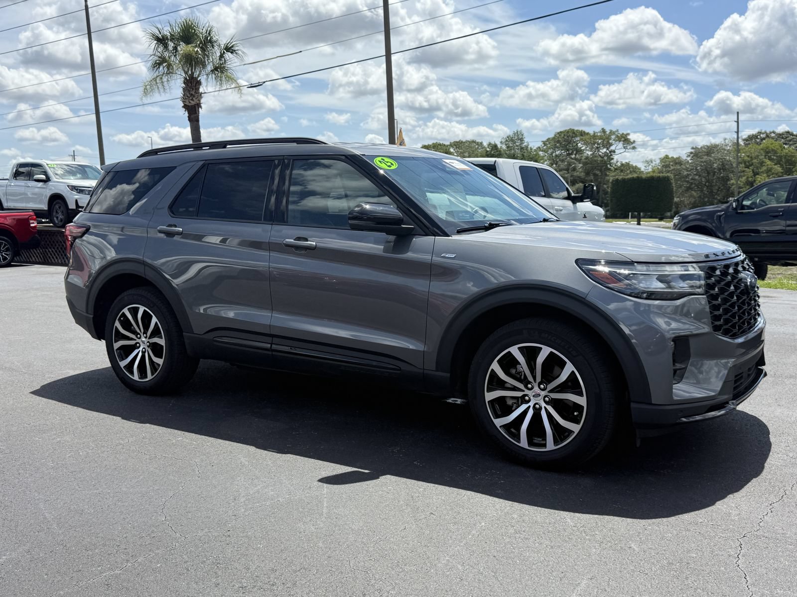 Certified 2025 Ford Explorer ST-Line AWD/4WD image 2