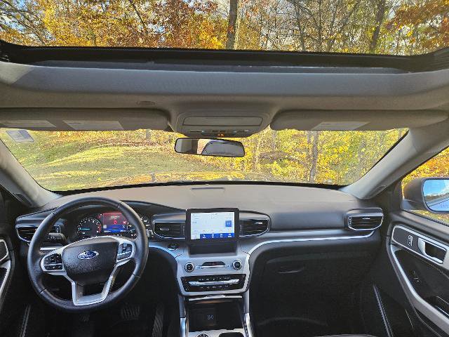 Certified 2022 Ford Explorer XLT w/ Equipment Group 202A image 11