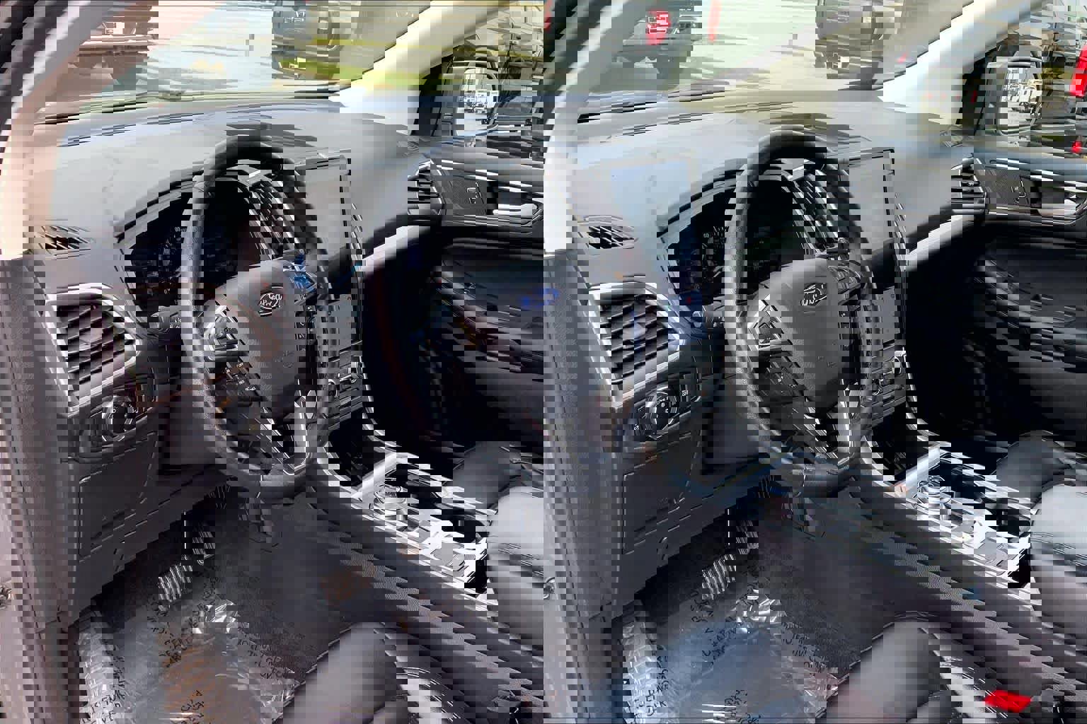 Certified 2024 Ford Edge SEL image 17