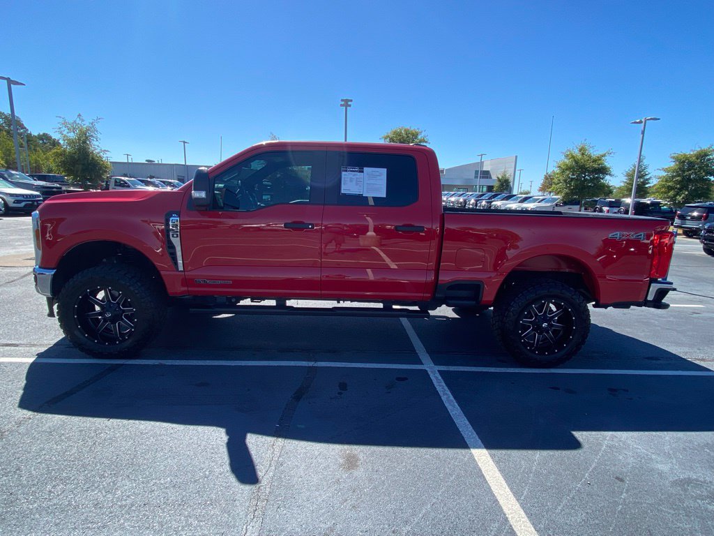 Certified 2025 Ford F250 XL w/ XL Chrome Package AWD/4WD image 4