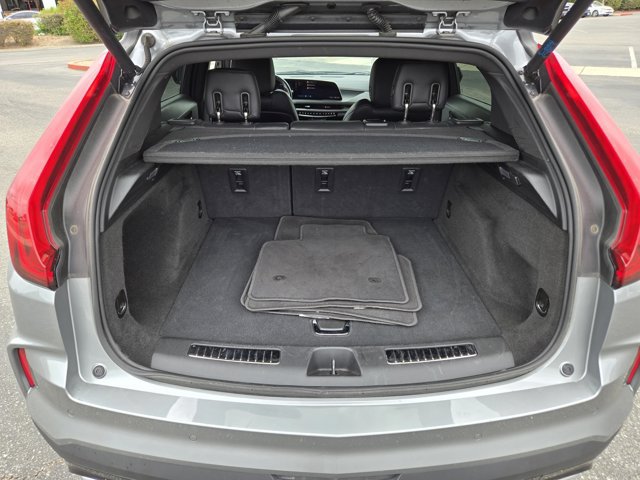 Used 2025 Cadillac XT4 Premium Luxury FWD image 26