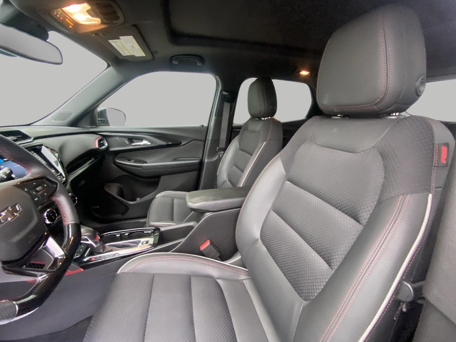 Used 2021 Chevrolet TrailBlazer RS w/ Sun and Liftgate Package AWD/4WD image 11