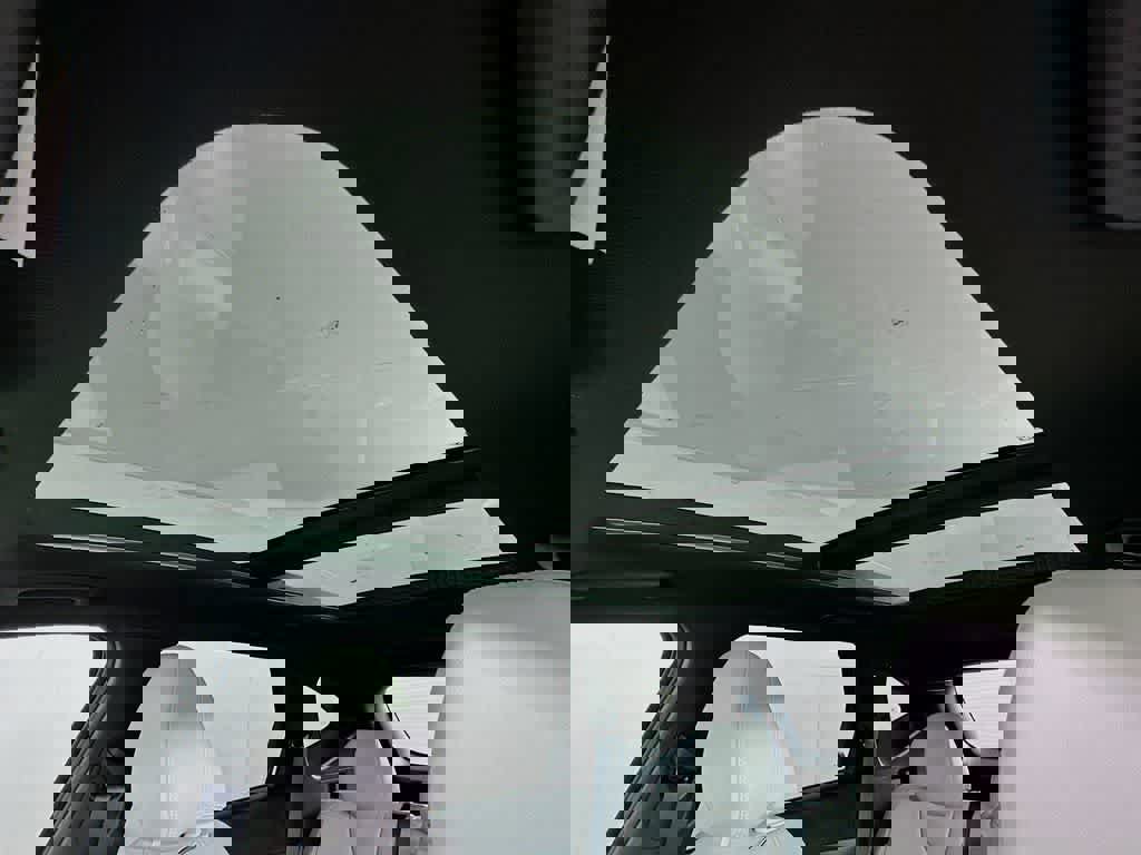 Used 2025 Hyundai Tucson Limited image 32