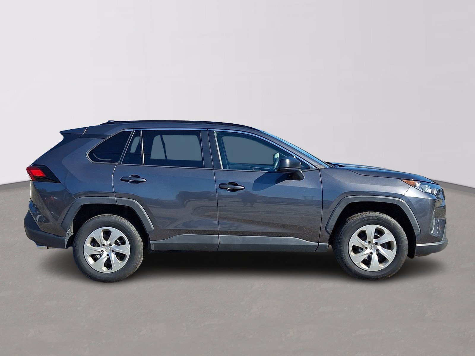 Used 2019 Toyota RAV4 LE FWD image 7
